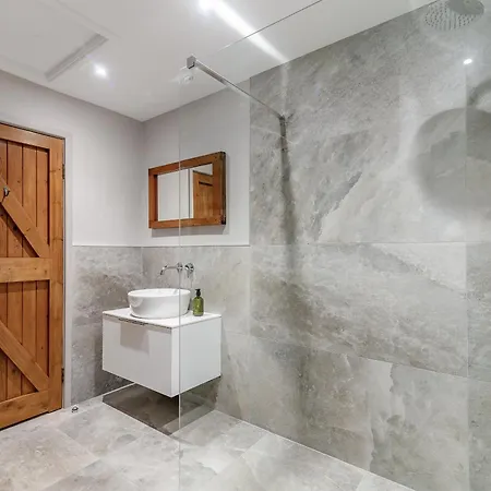 度假居 Waterside House