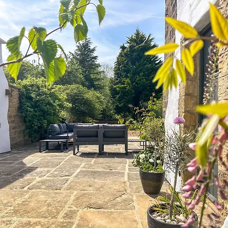 Waterside House * Knaresborough